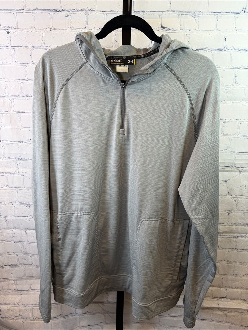 Under Armour Men's Light Gray Hooded Quarter-Zip Pullover